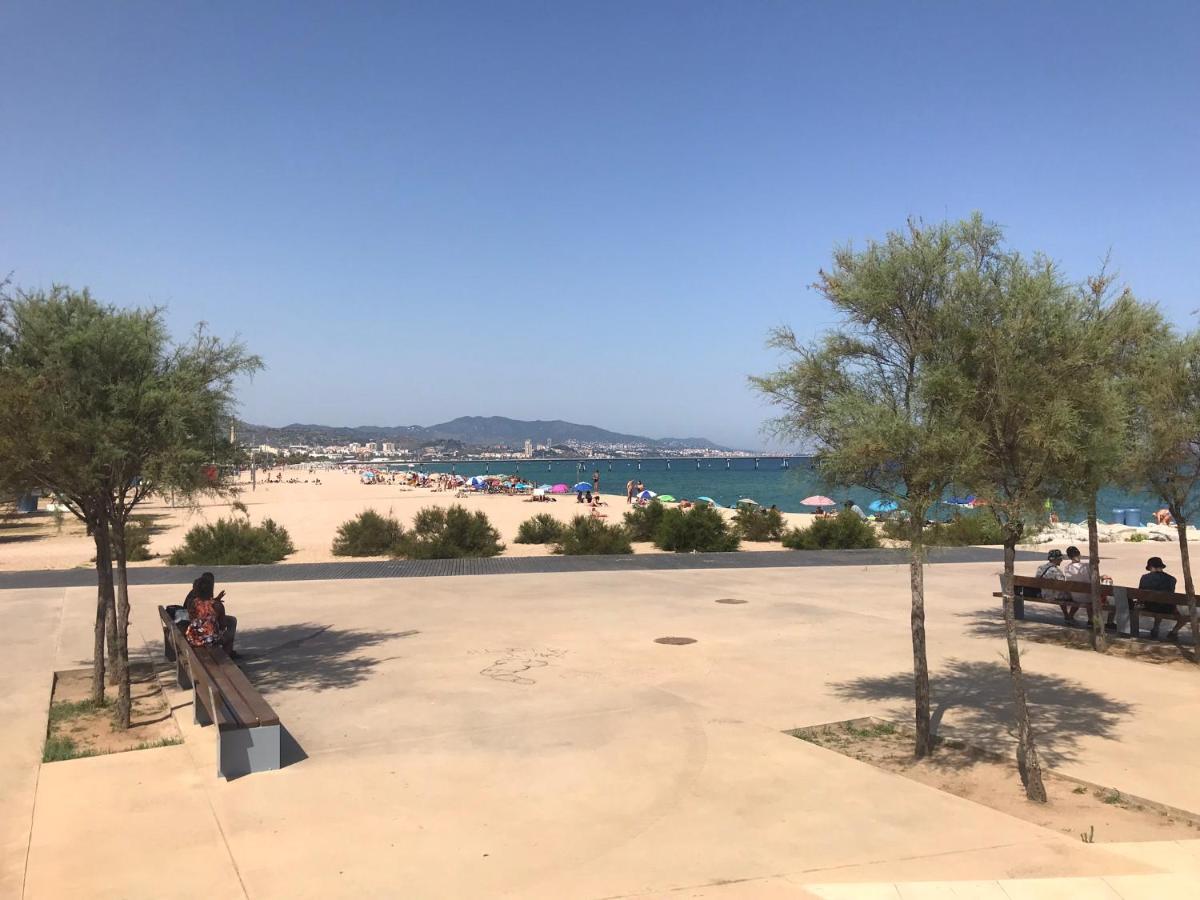 Hospedaje Dado De Baja Badalona Dış mekan fotoğraf