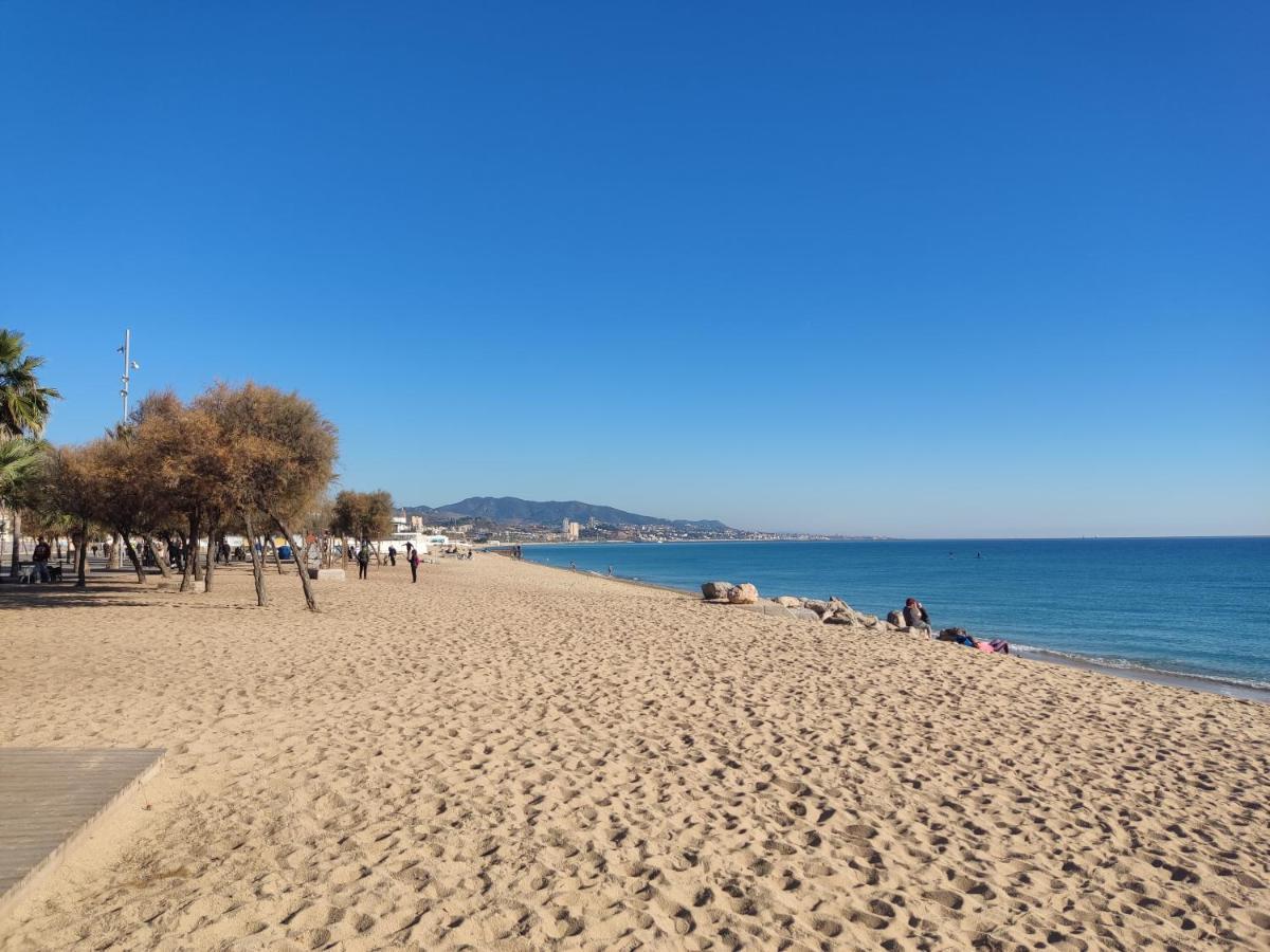 Hospedaje Dado De Baja Badalona Dış mekan fotoğraf