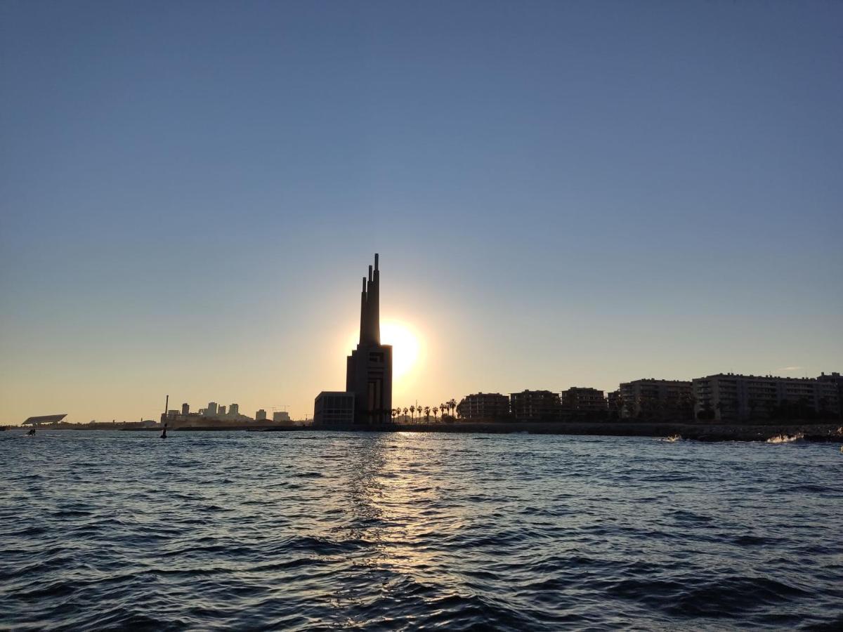 Hospedaje Dado De Baja Badalona Dış mekan fotoğraf