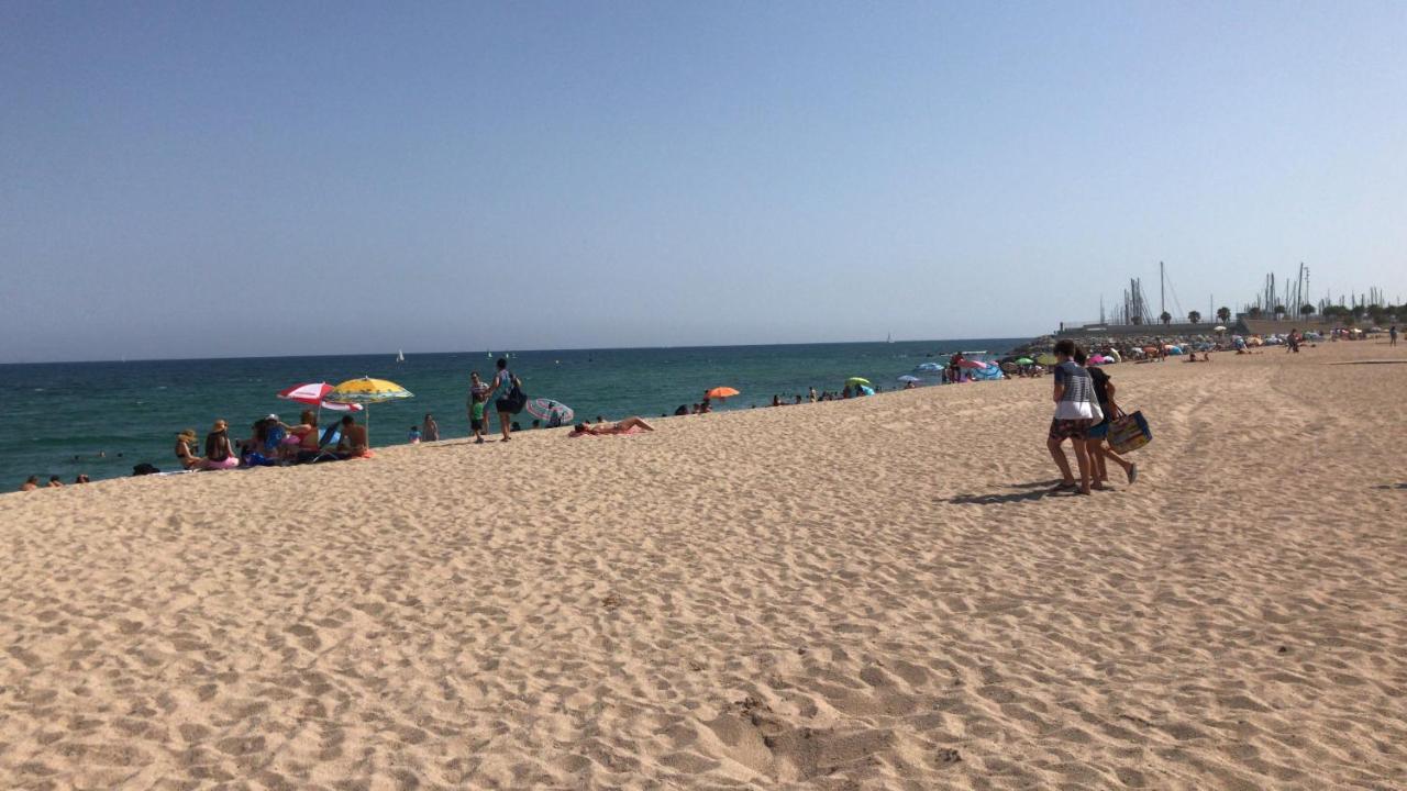 Hospedaje Dado De Baja Badalona Dış mekan fotoğraf