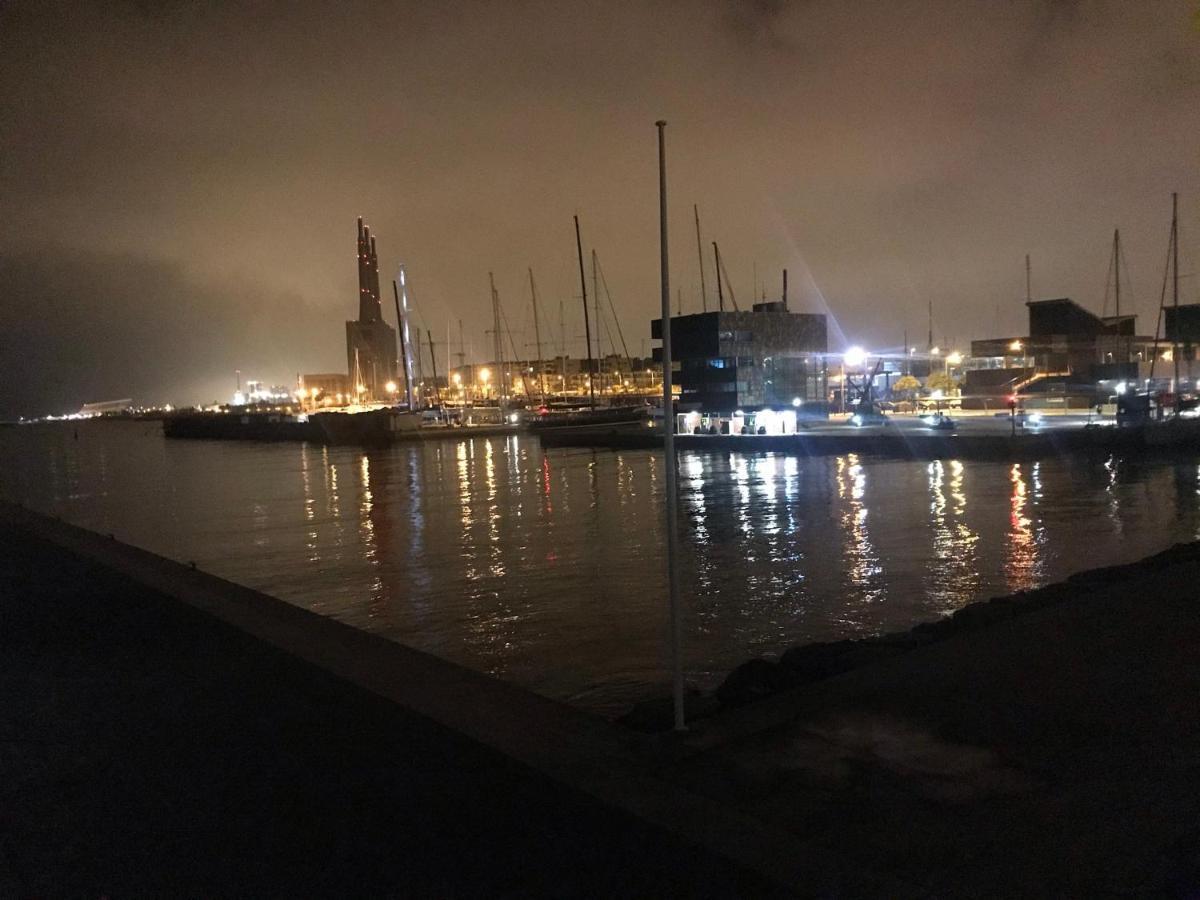 Hospedaje Dado De Baja Badalona Dış mekan fotoğraf