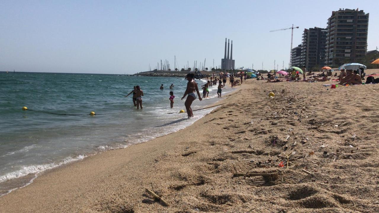 Hospedaje Dado De Baja Badalona Dış mekan fotoğraf