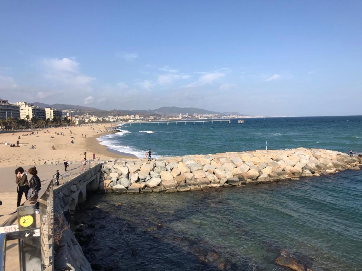 Hospedaje Dado De Baja Badalona Dış mekan fotoğraf
