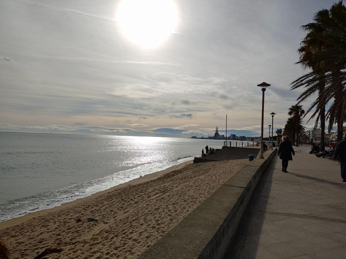 Hospedaje Dado De Baja Badalona Dış mekan fotoğraf