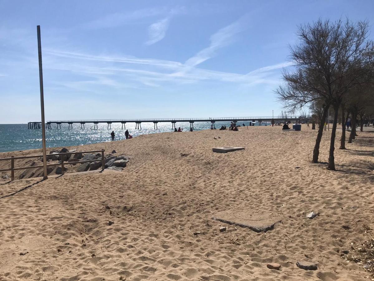 Hospedaje Dado De Baja Badalona Dış mekan fotoğraf
