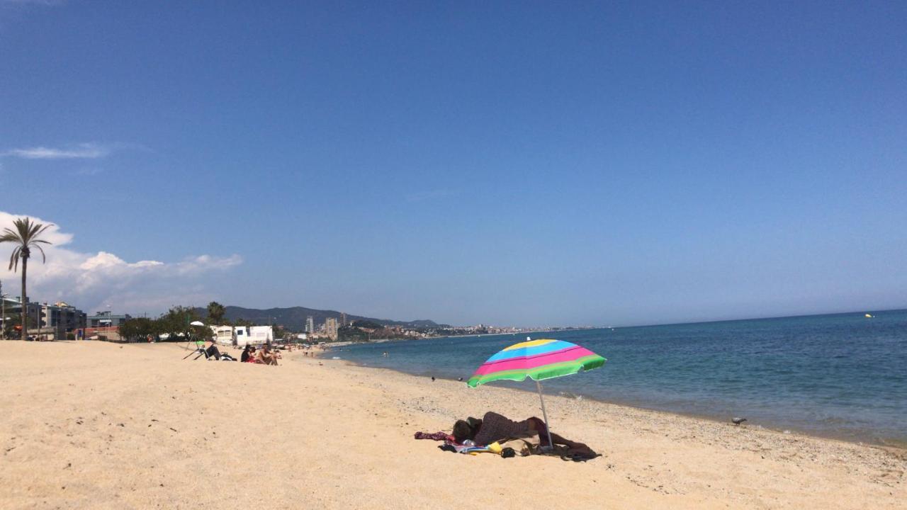 Hospedaje Dado De Baja Badalona Dış mekan fotoğraf