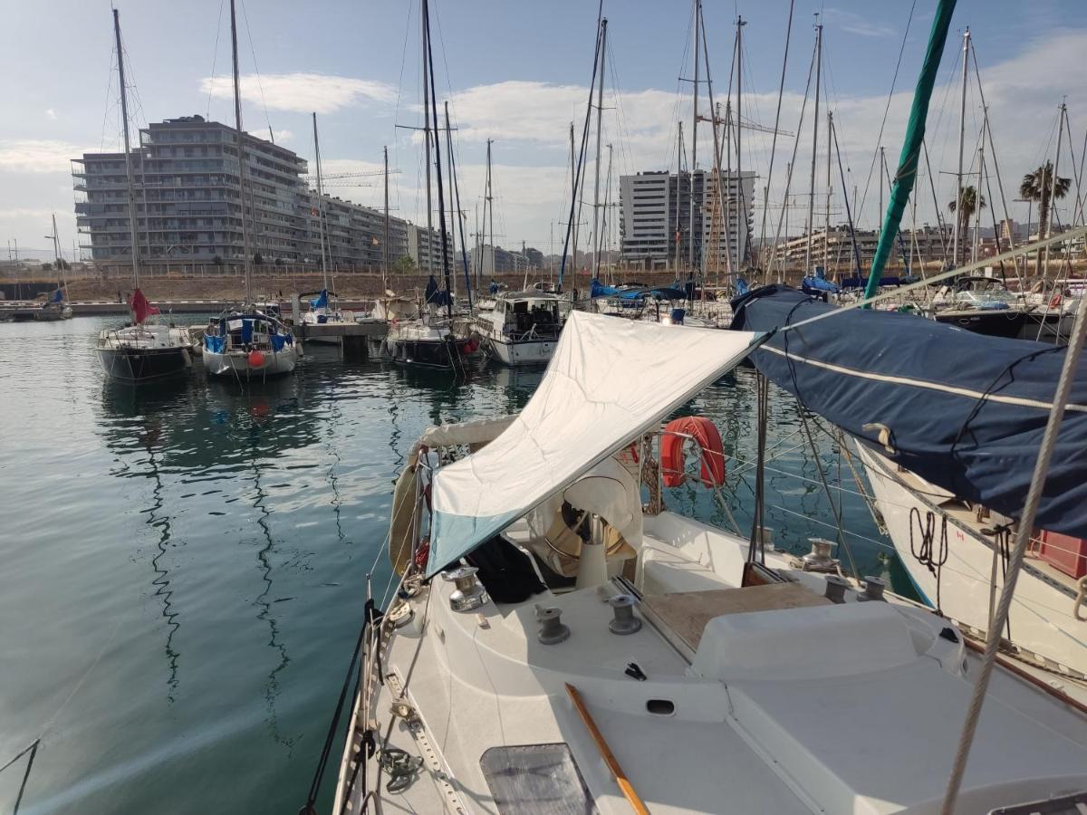 Hospedaje Dado De Baja Badalona Dış mekan fotoğraf